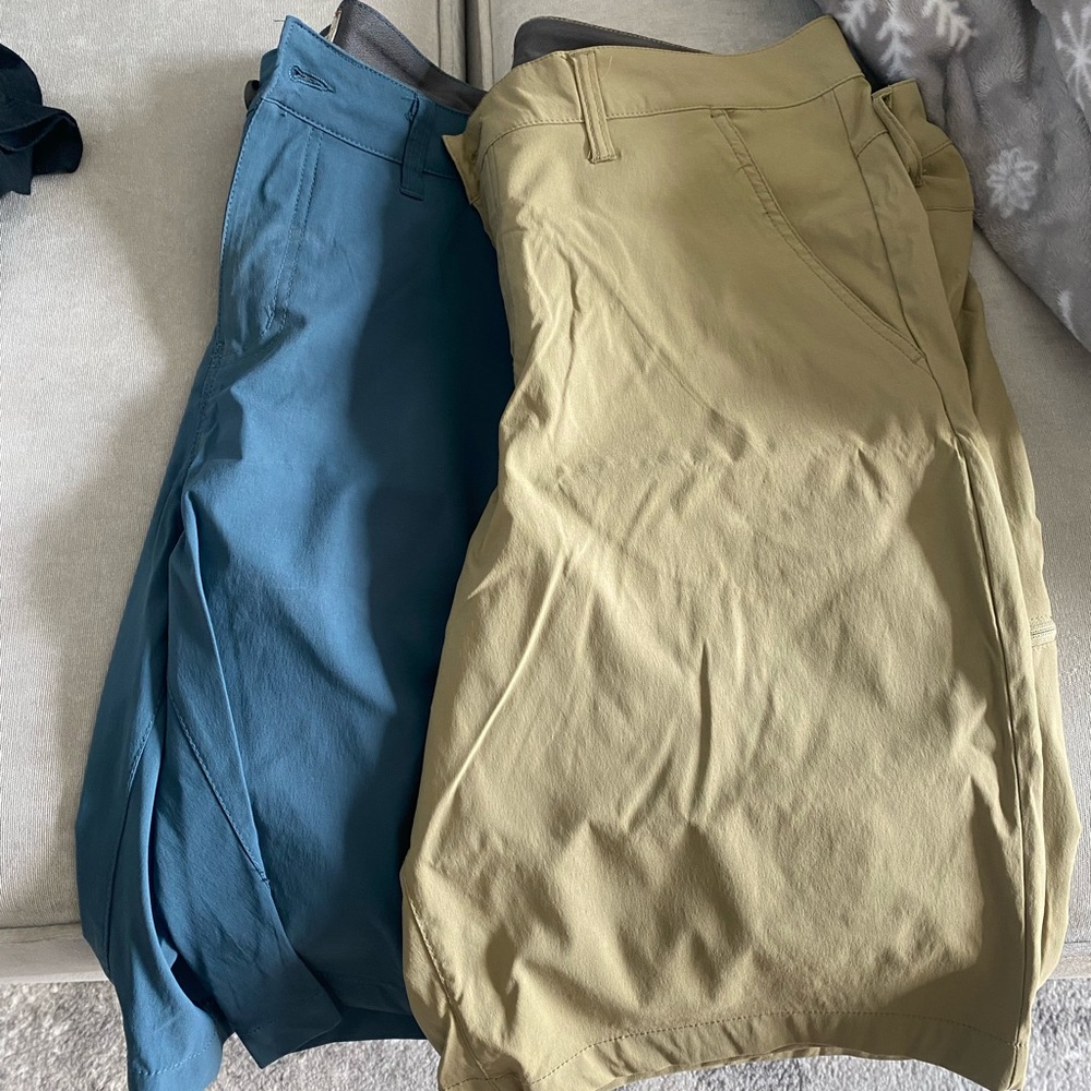 2 men’s tech shorts 34”